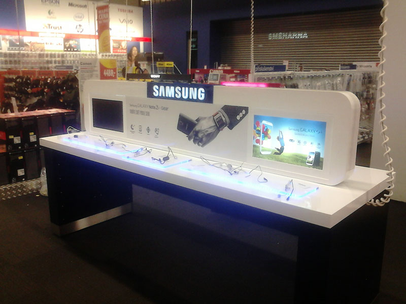 Na laserové řezání plastu si raději najměte profesionály