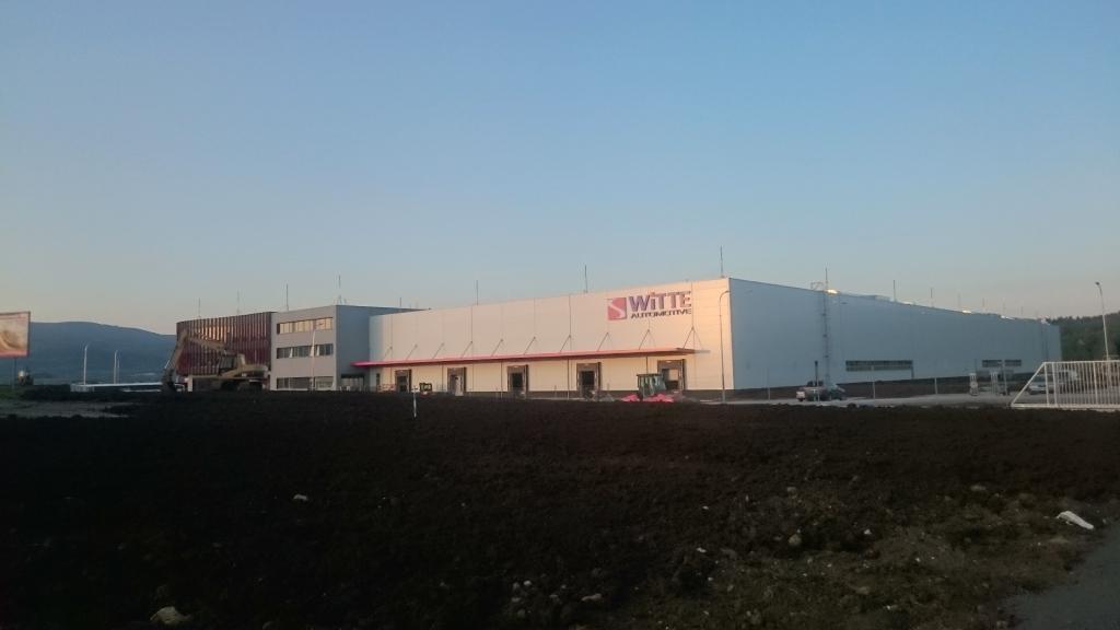 Moderní průmyslová hala v Ostrově nad Ohří vznikla rukopisem společnosti DELTA