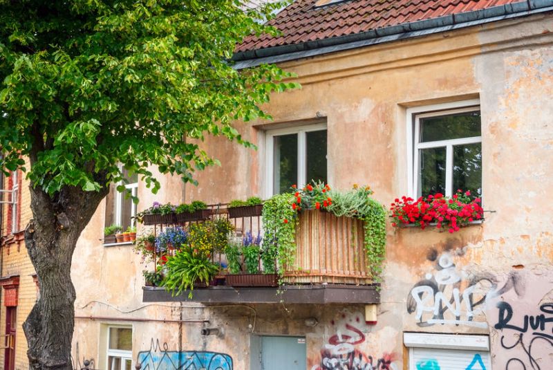 Systémová prevence a odstraňování graffiti. Výškové čištění fasád Praha 7