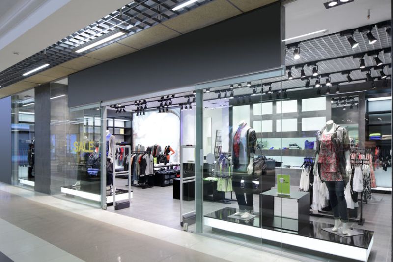 Entfernung von Werbebeklebungen aus den Schaufenstern, Fensterreinigung, Fassadenreinigung in Wien