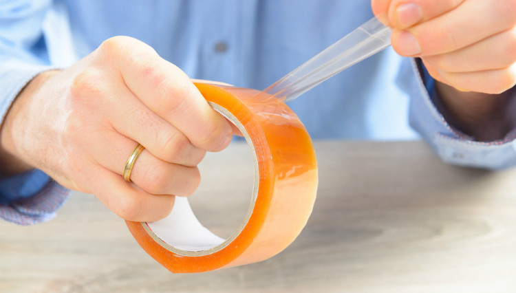 Co páska spojí, darmo nerozlepuj