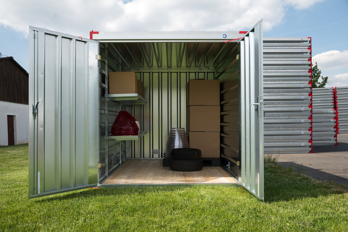 Praktické skladování v multifunkčních kontejnerech