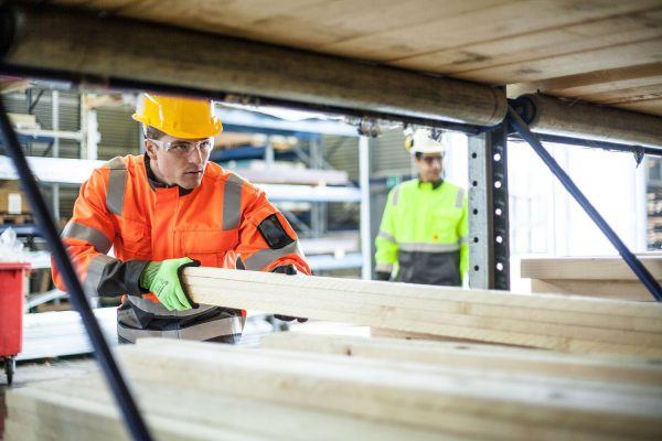 Každá profese si zaslouží specifické pracovní oblečení. Jak vybrat to správné?