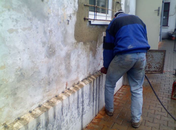 Jak se provádí sanace vlhkého zdiva? Podívejte se na moderní techniky