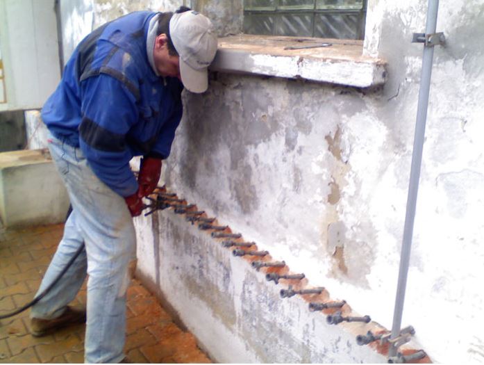 Dobrá izolace je základ. Jak se provádí sanace zdiva?