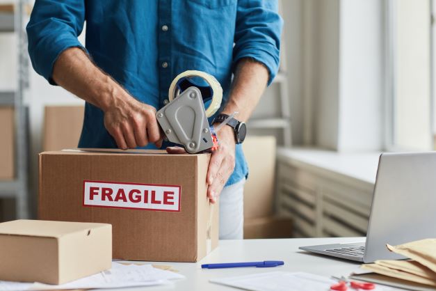 Na co myslet při výběru výplňového materiálu do krabic?