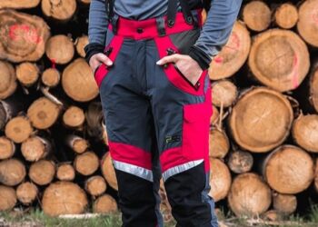 Oblečení pro lesáky: Když bezpečnost a komfort jdou ruku v ruce