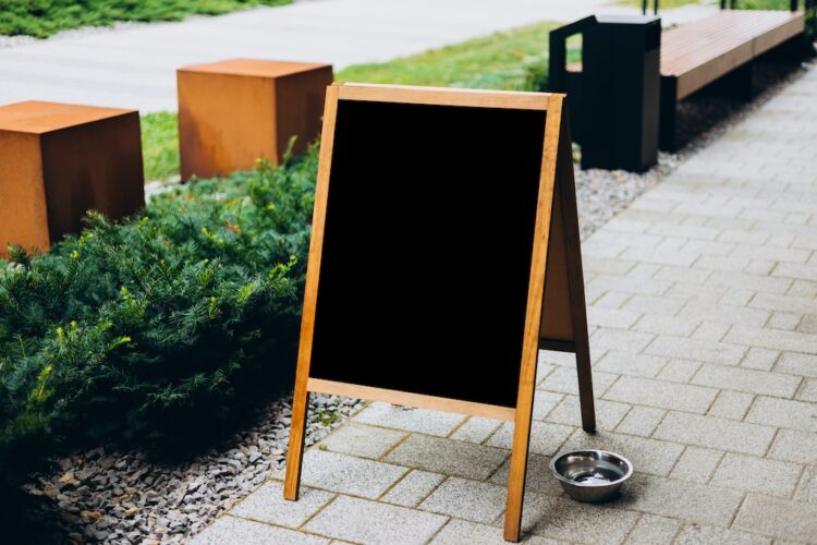 Reklamní stojany jako základ úspěšné propagace