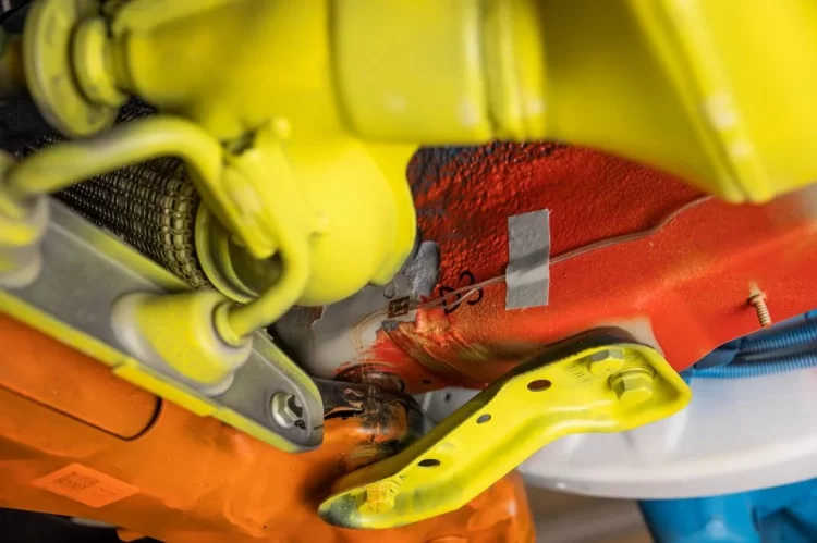 Tenzometrie v moderním strojírenství: proč je přesné měření napětí klíčové pro bezpečnější a efektivnější konstrukce?