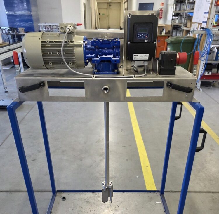 Výroba kapalin do ostřikovačů – míchadla a dávkování | [Teknomatik]